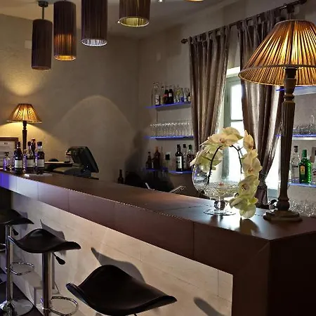 Chateau La Caniere 5* 튀레