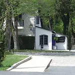 Chateau La Caniere 5*
