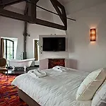 Chateau La Caniere 5* Thuret