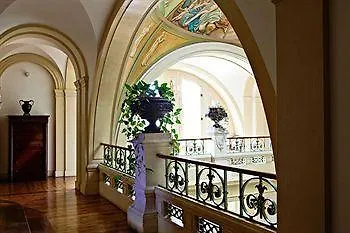 Chateau La Caniere 5* Thuret